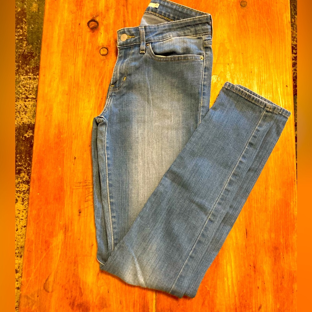 Levi’s 711 skinny jeans